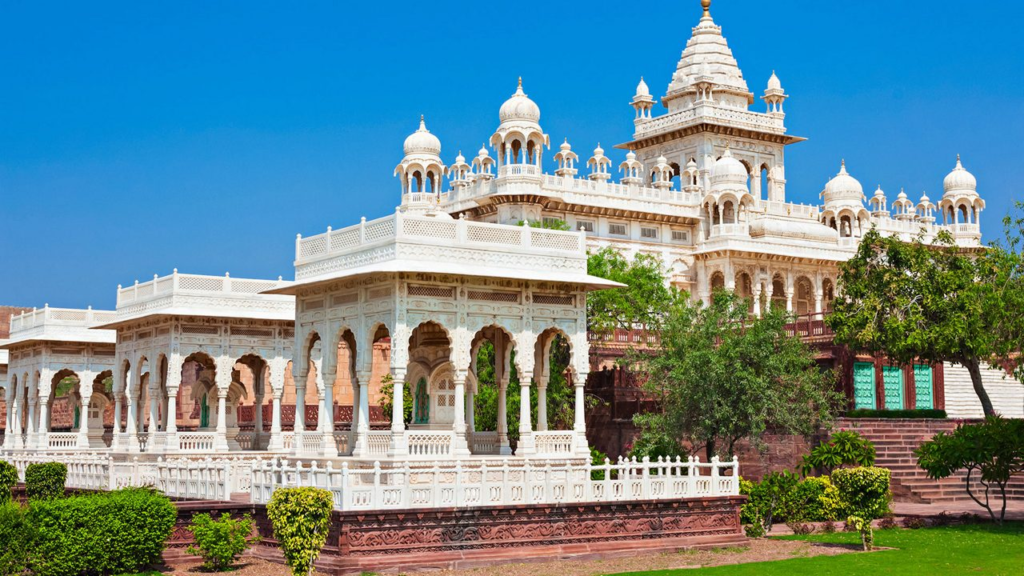 Jaswant Thada marble cenotaph with serene surroundings
